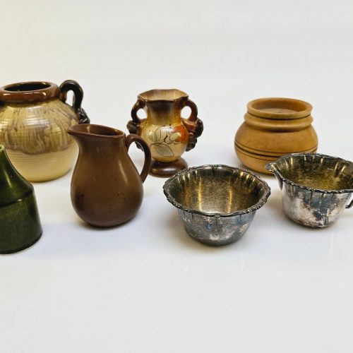 Charmigt Set av Små Prydnadsvaser och Miniatyrkannor