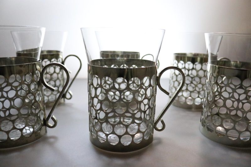 6st Kaffekoppar i glas och metall, Kosta Boda  - ca H10cm D7cm