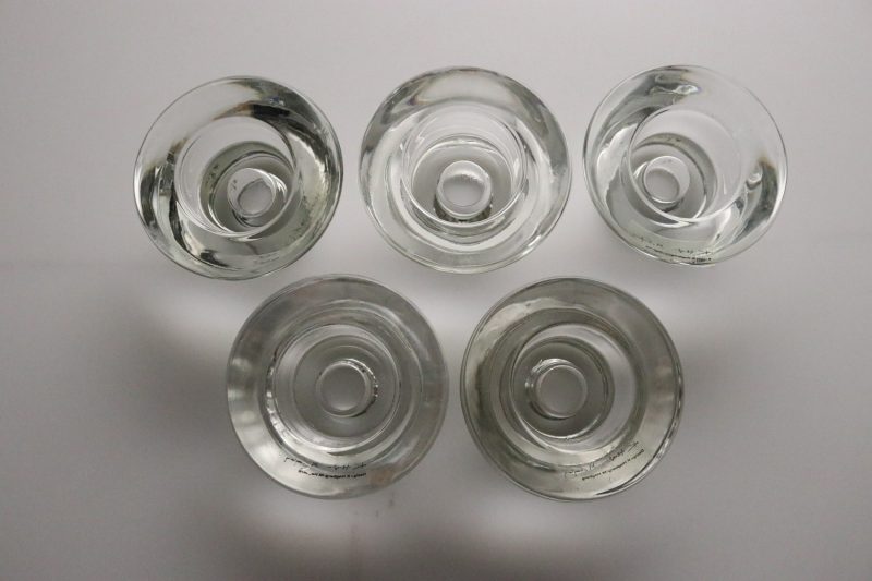 Set med eleganta glasljusstakar – designade av K. Hagberg och M. Hagberg