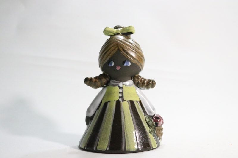 Handgjord Figur – Flicka i Klänning, 14 cm