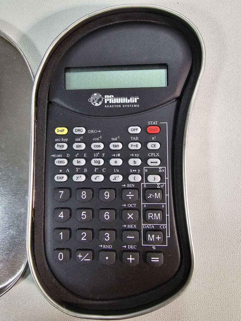 Miniräknare i plåtask