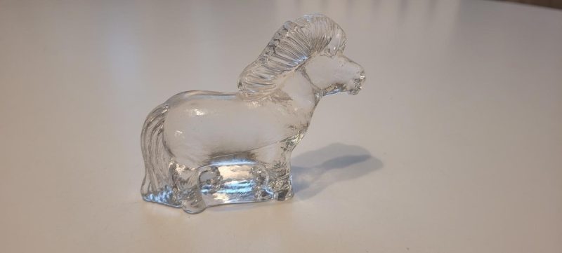 häst figurin i glas