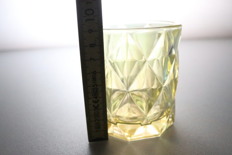 Elegant Glas med Kristalliknande Mönster – Perfekt för Samlingen