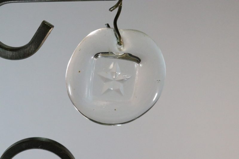 Golvljusstake, metall med glasprydnader- 78cm
