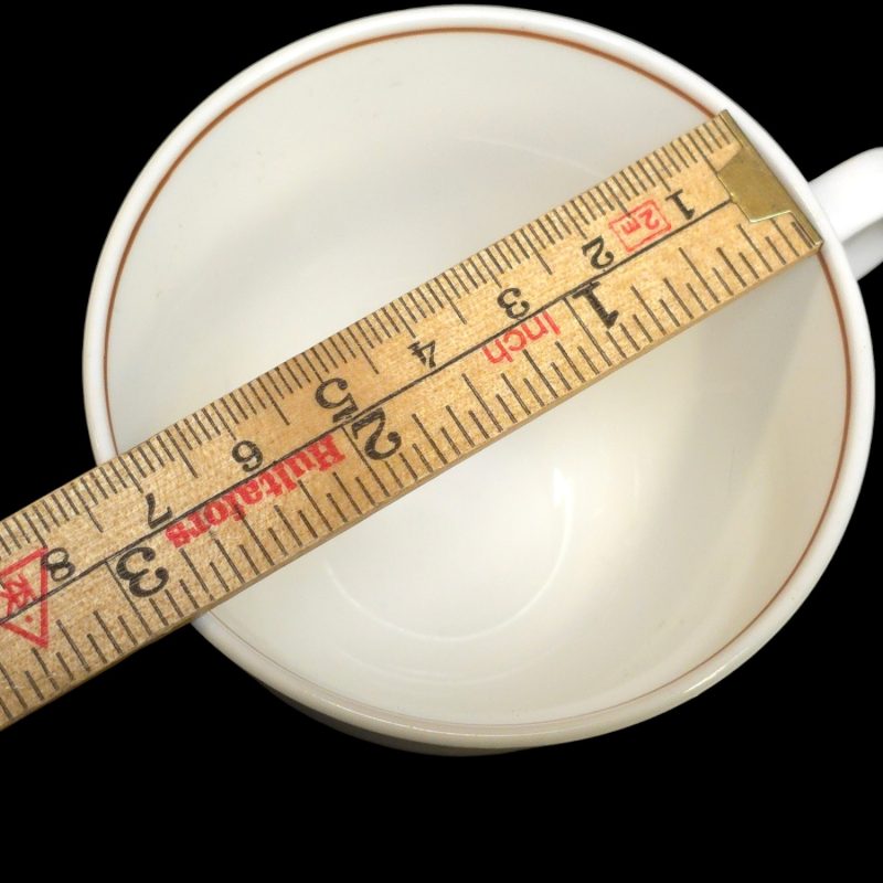 Charmiga handmålade kaffekoppar med fat från Gustavsberg – Ranka-serien