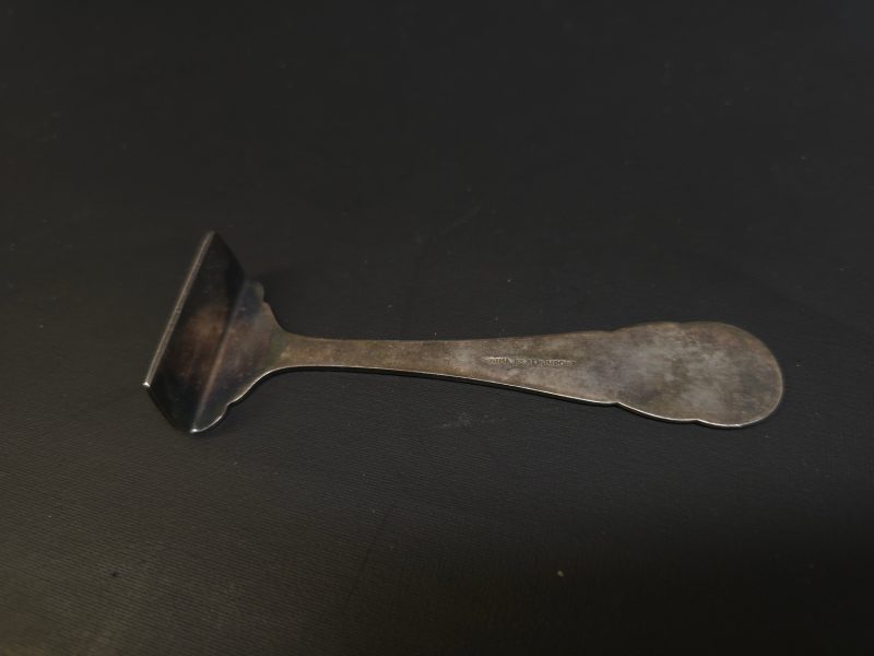 Vintage Barnbestick i nysilver med unikt fotbollsmotiv