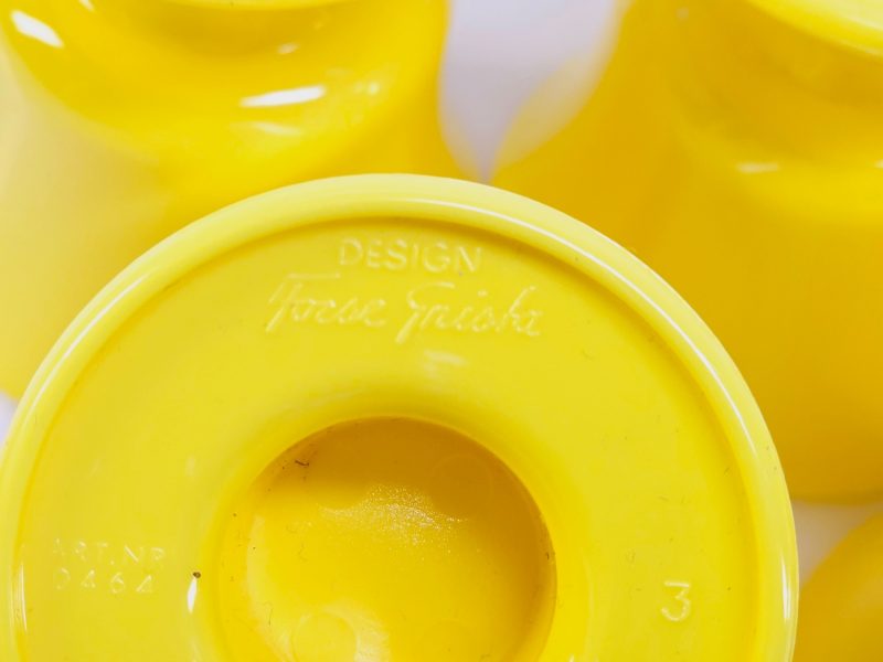 Retro Äggkoppar i Solgul Design – Forse Gnista