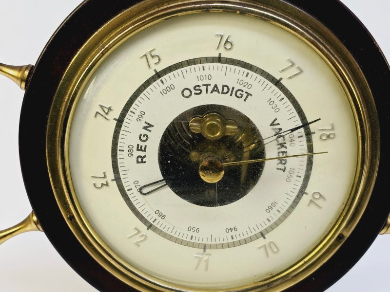 Klassisk Barometer i Nautisk Stil – Maritim Dekoration