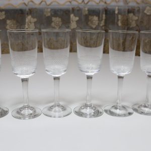 6st glas med etsad dekor
