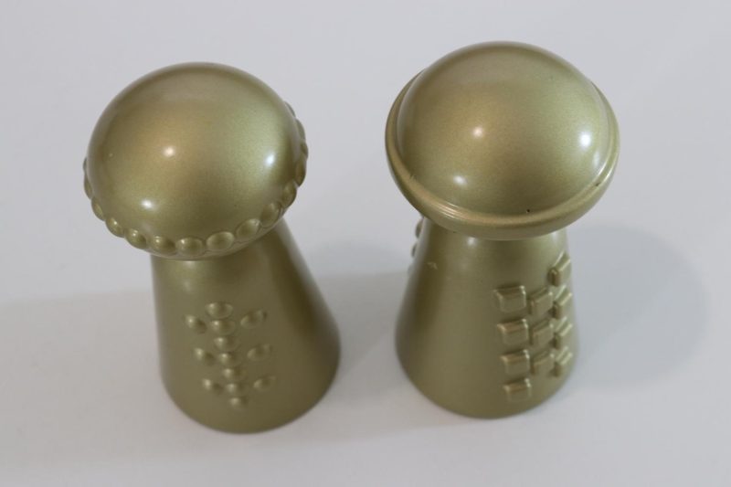 2 figuriner, IKEA dekoration "KUNGÖRA" 2017