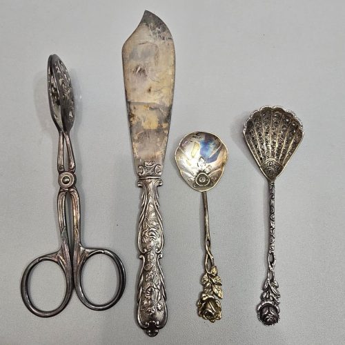 Bestick, bland annat " Rosen", Nysilver och  Silver - JLH SC Kattfot S P9