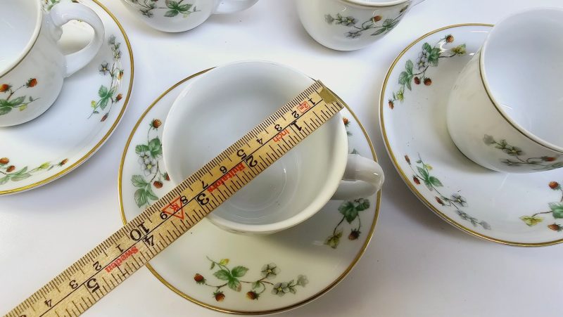 Charmigt kaffekoppsset på 5 koppar från Christineholm med jordgubbsmotiv