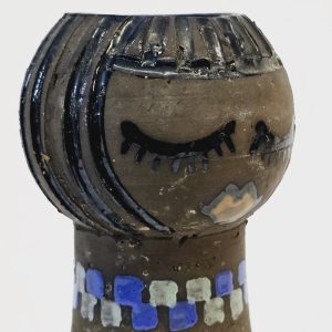 Handgjord Vas från Kloster Keramik Ystad – Charmig Skandinavisk Design, 20 cm