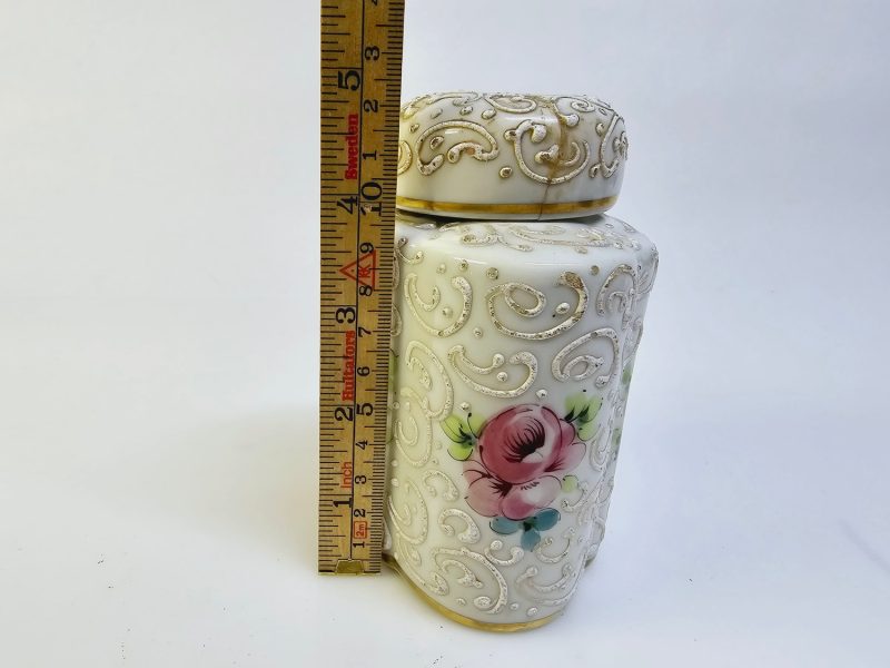 Elegant Fransk Porslinsburk med Handmålat Blommotiv