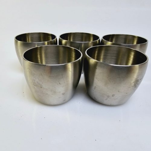 Elegant set av 5 rostfria äggkoppar – tidlös design!