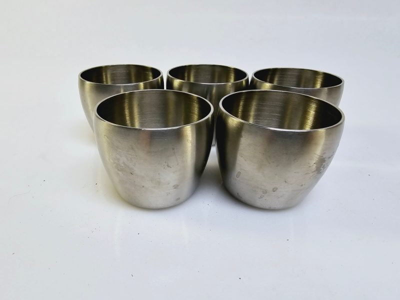 Elegant set av 5 rostfria äggkoppar – tidlös design!