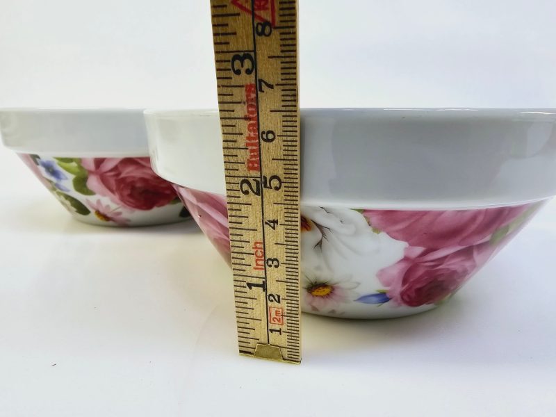 Set med 3 eleganta skålar med blomdesign