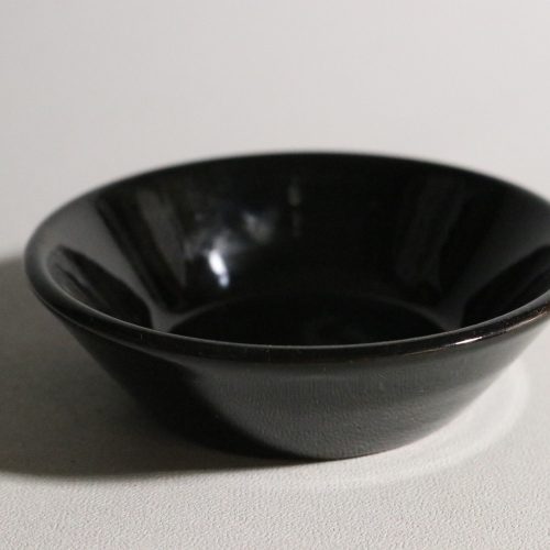 Elegant Rörstrand-skål i stilren svart design