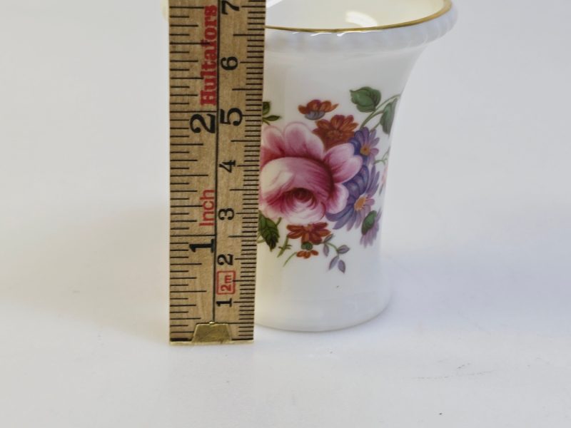 Exklusiv Royal Crown Derby vas i originalförpackning