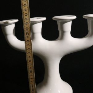 Elegant vit ljusstake i stilren design - 4 ljushållare
