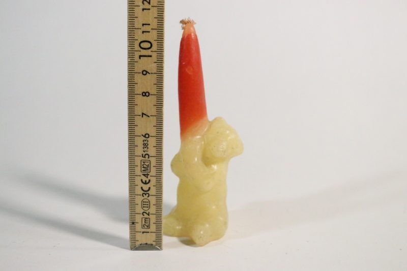 Charmigt vintage-ljus i form av en figur – 11,5 cm högt