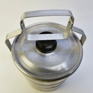Rustik och charmig trippelmatslåda i aluminium – en vintagepärla