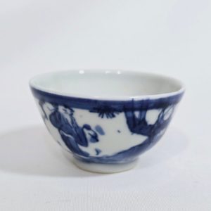 Set med två väggplattor – Royal Copenhagen, klassisk elegans