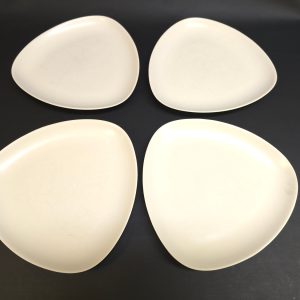 Elegant design – Höganäs keramik, 4 tallrikar med modern formgivning