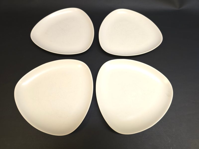 Elegant design – Höganäs keramik, 4 tallrikar med modern formgivning