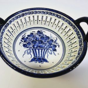 Handmålad Delfts Blauw skål med unikt mönster och elegant design