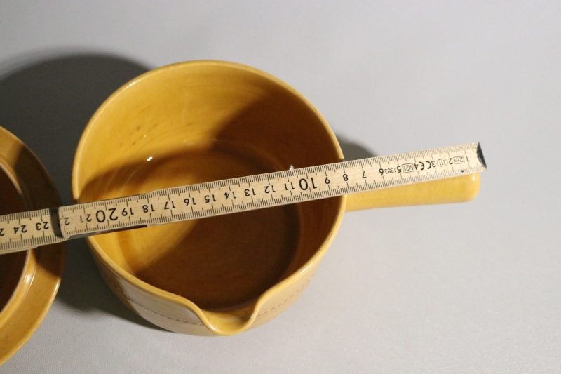 Old Höganäs Gryta – Handgjord Keramik, 13 cm i diameter