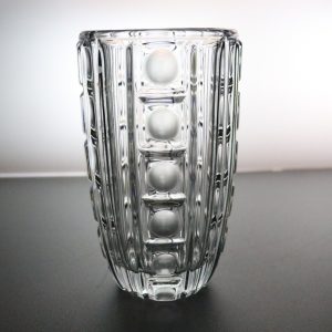 Handmålad Mjölkglasvas – 21 cm, Elegant och Unik