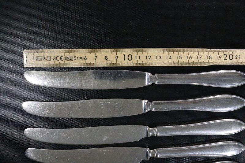 8st knivar, ROSTFRITT STÅL, Svenskt spets , Gense