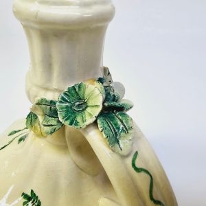 Charmig vintage ljusstake i keramik – Handmålad med naturmotiv
