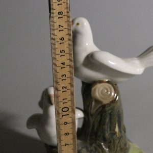 Elegant Porcelänsfigur – Duvor av Tengra, Spanien, 18 cm