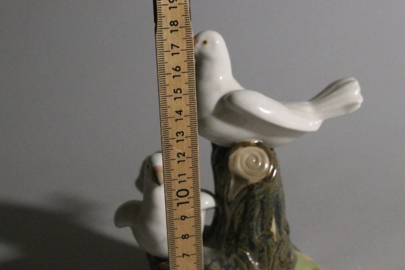 Elegant Porcelänsfigur – Duvor av Tengra, Spanien, 18 cm