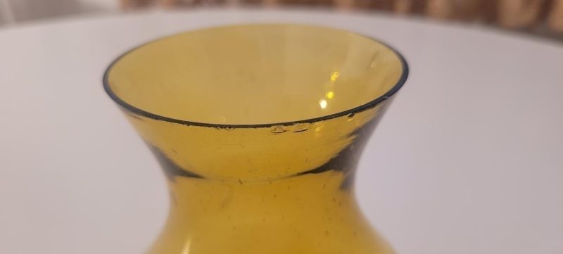 Kupol till oljelampa, gul färgat glas