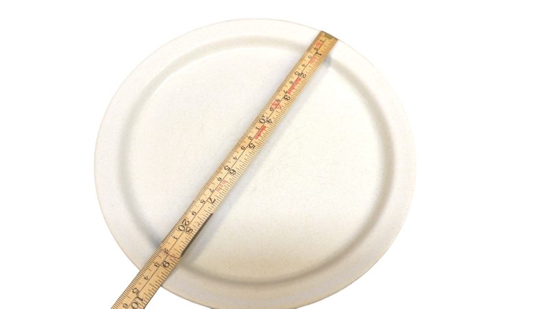 Set med 7 tallrikar från Höganäs Keramik, 24 cm i diameter