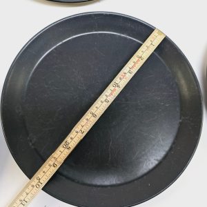Höganäs stengodstallrikar av M-L Hellgren – Tidlös svensk design, 26 cm