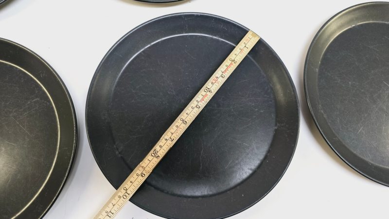 Höganäs stengodstallrikar av M-L Hellgren – Tidlös svensk design, 26 cm
