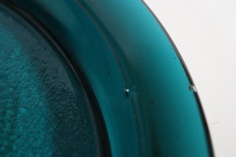 Vackert grönt glas fat motiv häst