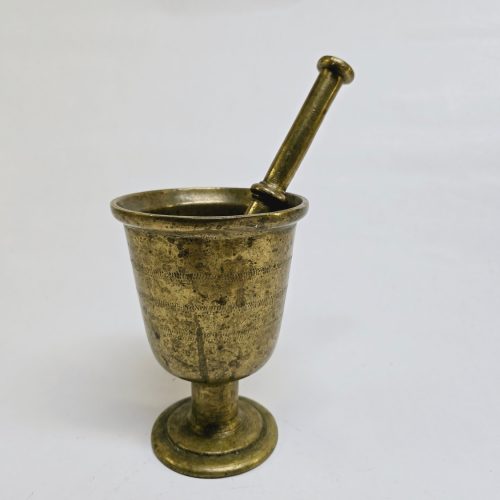 Elegant Antik Mortel – Ett Historiskt Insamlingsobjekt för Det Kl