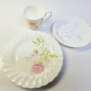 Rosa Florantes tekopp med fat från Yamaka Japan