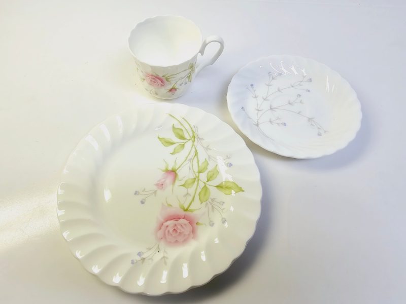 Rosa Florantes tekopp med fat från Yamaka Japan