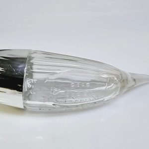 Elegant glasfisk med silverdetaljer – unik och dekorativ!