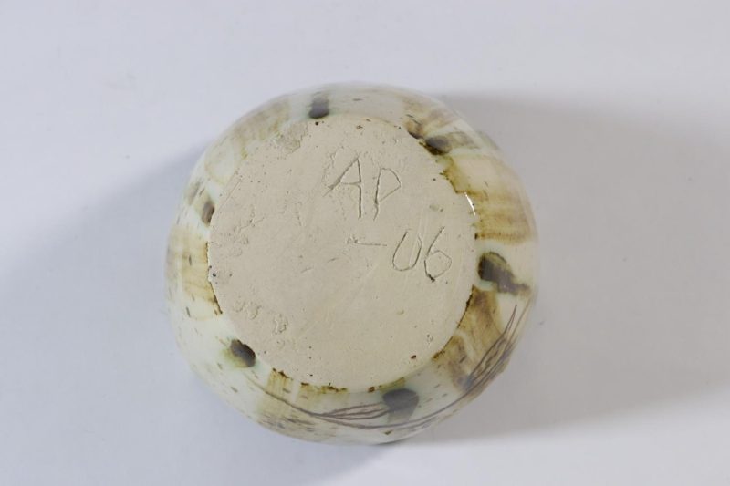 Liten handgjord kruka, "AD -06"