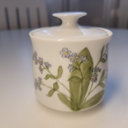 Snygg blommig sockerskål med lock