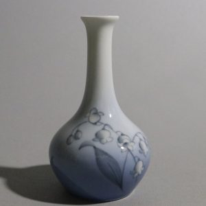 Elegant Vas från B & G Danmark – Liljekonvaljmotiv