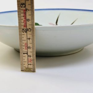 Vacker handmålad skål med blom- och växtmotiv – Japansk estetik