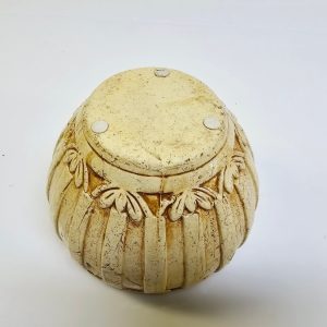 Elegant antik kruka i keramik – en tidlös klassiker för ditt hem!